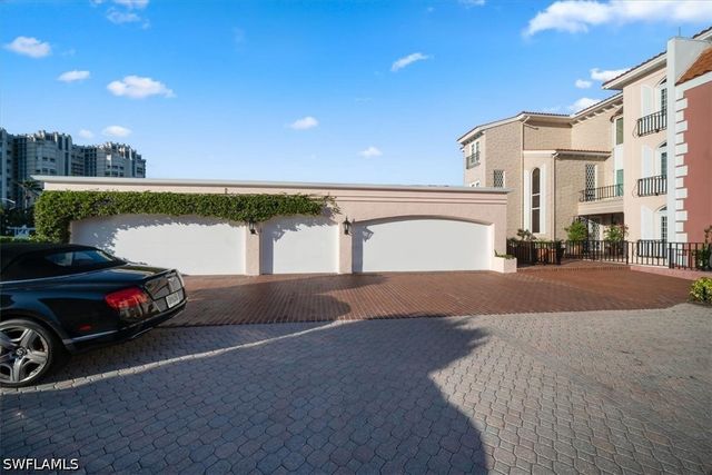 4000 Gulf Shore BLVD N 3300, Naples, FL 34103