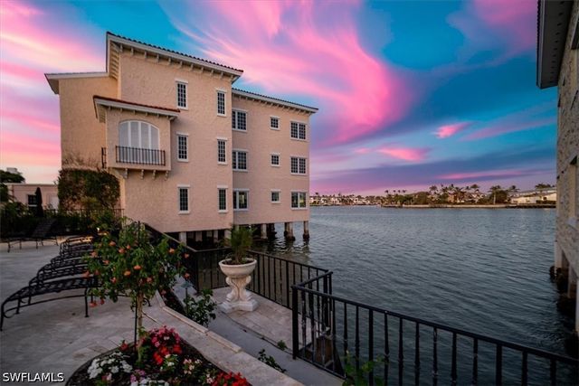 4000 Gulf Shore BLVD N 3300, Naples, FL 34103