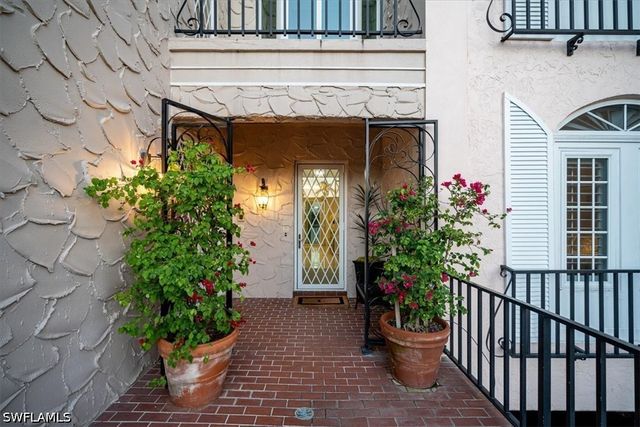 4000 Gulf Shore BLVD N 3300, Naples, FL 34103
