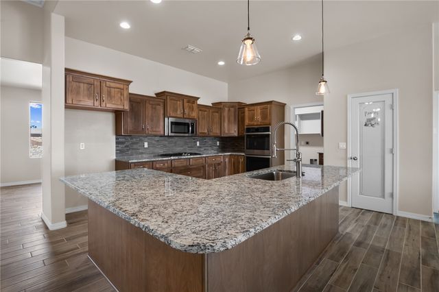 2160 Comanche Drive, Kingman, AZ 86401