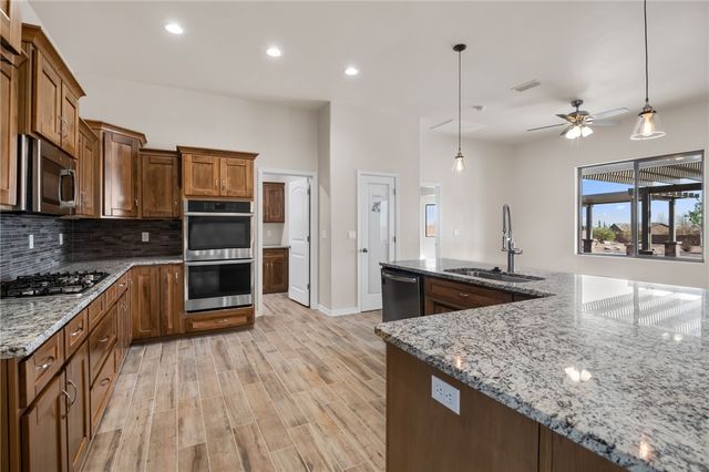 2160 Comanche Drive, Kingman, AZ 86401