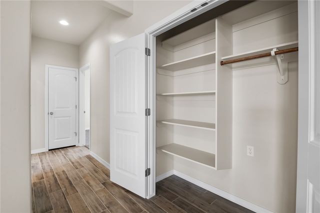 2160 Comanche Drive, Kingman, AZ 86401