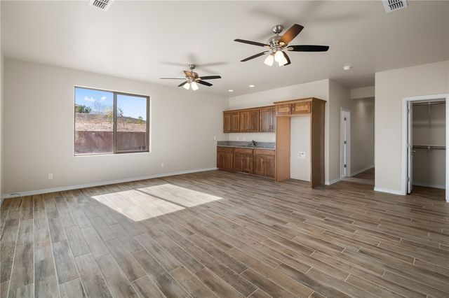 2160 Comanche Drive, Kingman, AZ 86401