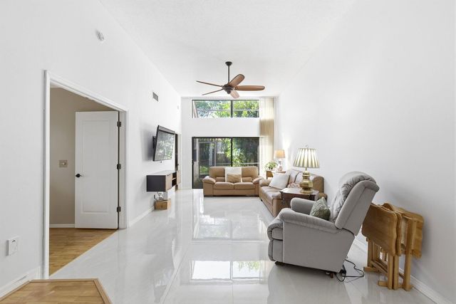 6670 Canary Palm Circle Unit 16, Boca Raton, FL 33433