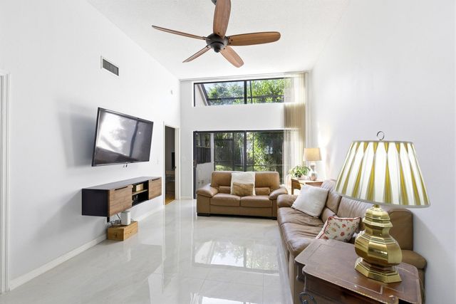 6670 Canary Palm Circle Unit 16, Boca Raton, FL 33433