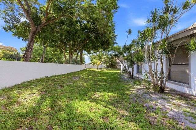 6670 Canary Palm Circle Unit 16, Boca Raton, FL 33433