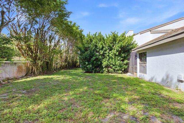 6670 Canary Palm Circle Unit 16, Boca Raton, FL 33433