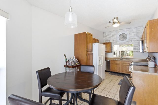6670 Canary Palm Circle Unit 16, Boca Raton, FL 33433