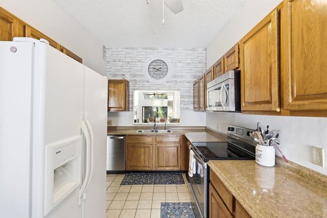 6670 Canary Palm Circle Unit 16, Boca Raton, FL 33433