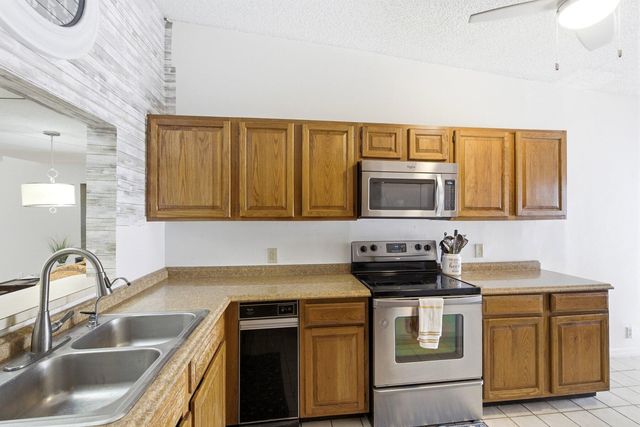 6670 Canary Palm Circle Unit 16, Boca Raton, FL 33433