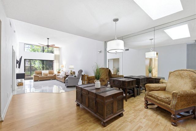 6670 Canary Palm Circle Unit 16, Boca Raton, FL 33433