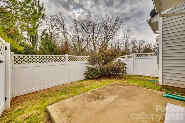 13815 Singleleaf Lane, Charlotte, NC 28278