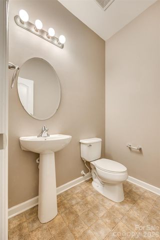 13815 Singleleaf Lane, Charlotte, NC 28278