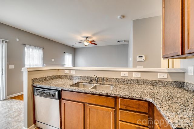 13815 Singleleaf Lane, Charlotte, NC 28278