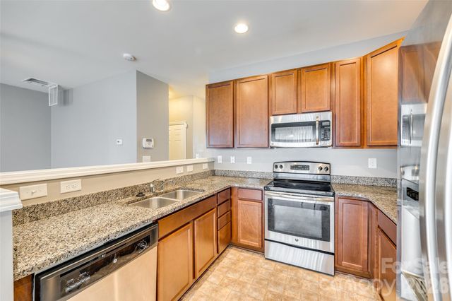 13815 Singleleaf Lane, Charlotte, NC 28278
