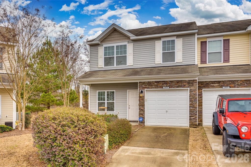 13815 Singleleaf Lane, Charlotte, NC 28278