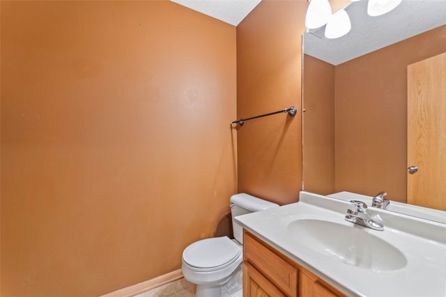 9916 Sunflower Place, Johnston, IA 50131