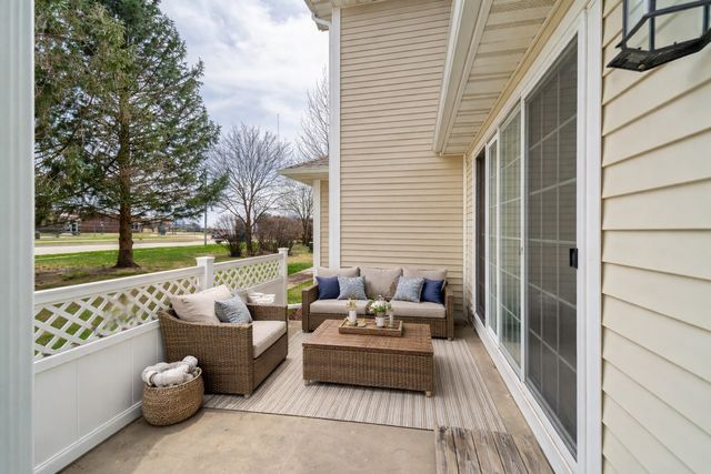 9916 Sunflower Place, Johnston, IA 50131