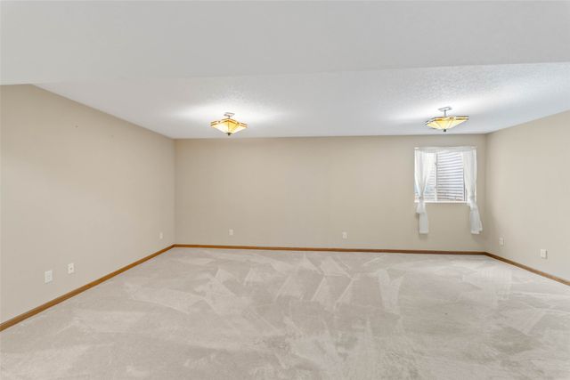 9916 Sunflower Place, Johnston, IA 50131