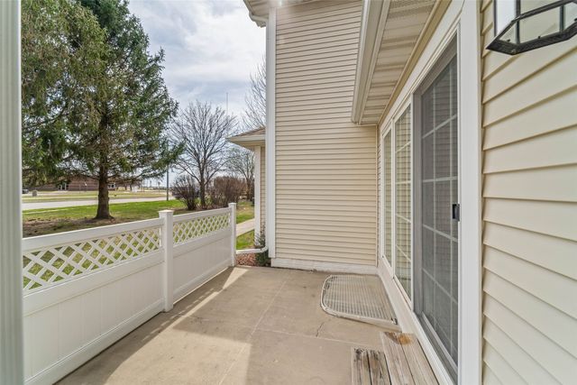 9916 Sunflower Place, Johnston, IA 50131