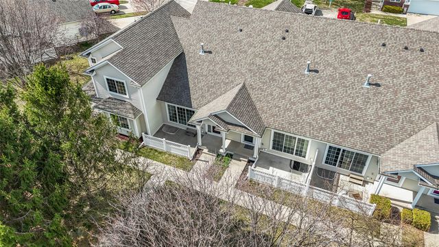 9916 Sunflower Place, Johnston, IA 50131