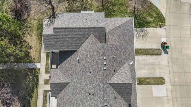 9916 Sunflower Place, Johnston, IA 50131