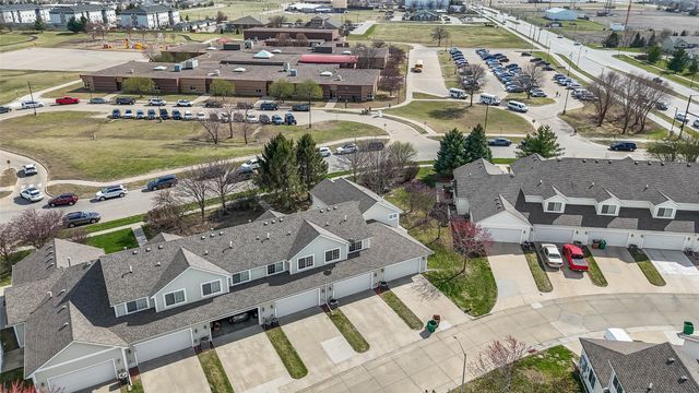 9916 Sunflower Place, Johnston, IA 50131