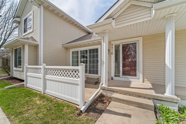 9916 Sunflower Place, Johnston, IA 50131