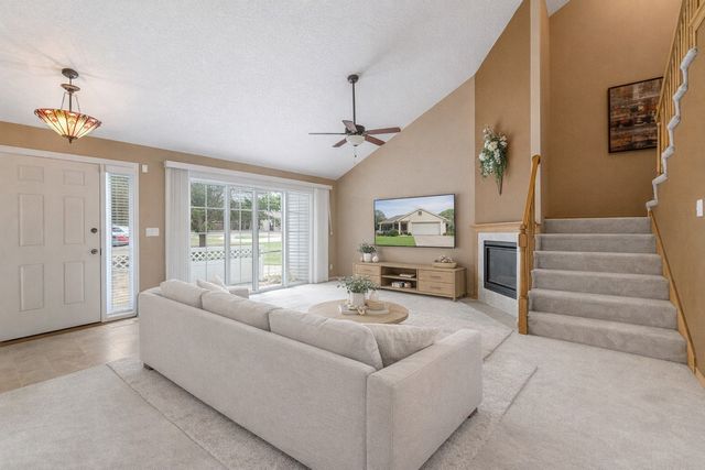 9916 Sunflower Place, Johnston, IA 50131