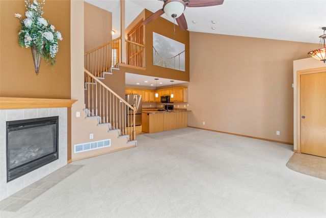 9916 Sunflower Place, Johnston, IA 50131