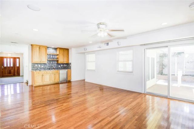 2873 San Vicente Ave, Long Beach, CA 90815