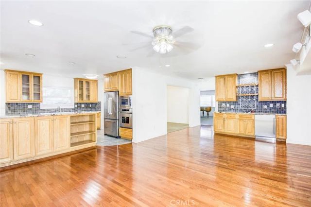 2873 San Vicente Ave, Long Beach, CA 90815