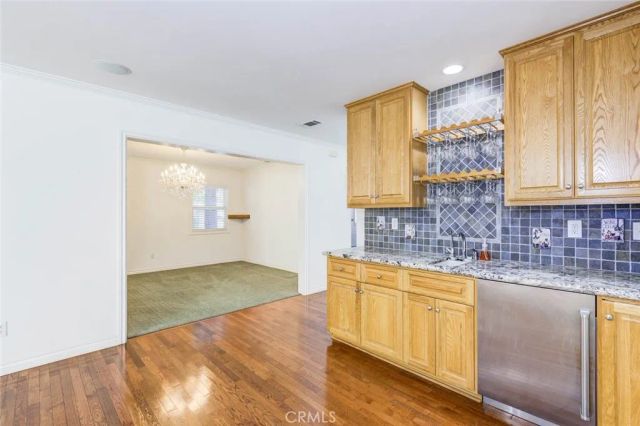 2873 San Vicente Ave, Long Beach, CA 90815