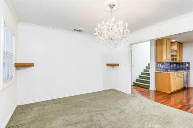2873 San Vicente Ave, Long Beach, CA 90815