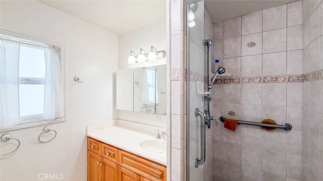 2873 San Vicente Ave, Long Beach, CA 90815