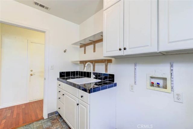 2873 San Vicente Ave, Long Beach, CA 90815