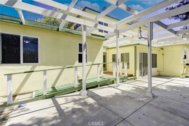 2873 San Vicente Ave, Long Beach, CA 90815