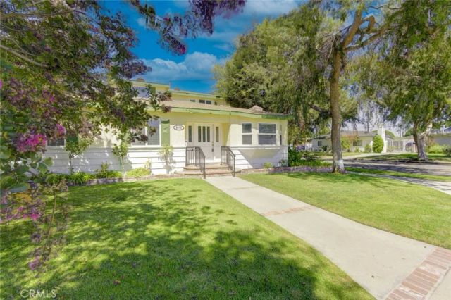 2873 San Vicente Ave, Long Beach, CA 90815