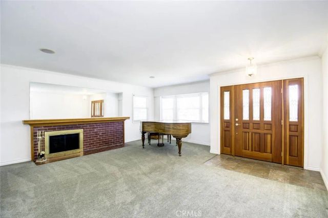 2873 San Vicente Ave, Long Beach, CA 90815