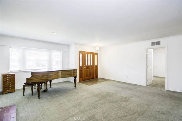 2873 San Vicente Ave, Long Beach, CA 90815