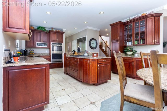 18610 Turnberry Drive, Macomb Township, MI 48044