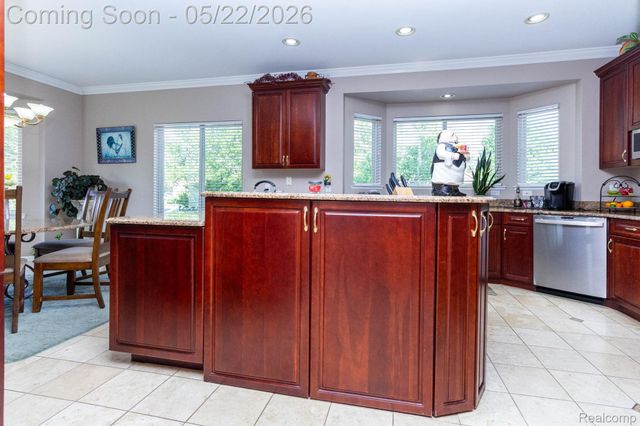 18610 Turnberry Drive, Macomb Township, MI 48044