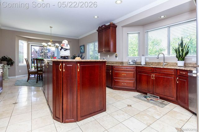 18610 Turnberry Drive, Macomb Township, MI 48044