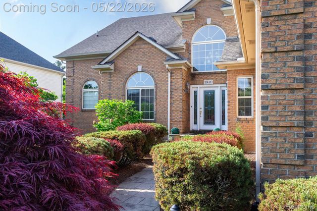 18610 Turnberry Drive, Macomb Township, MI 48044