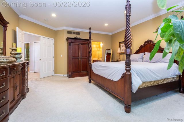 18610 Turnberry Drive, Macomb Township, MI 48044