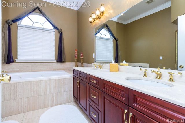 18610 Turnberry Drive, Macomb Township, MI 48044