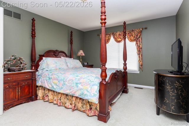 18610 Turnberry Drive, Macomb Township, MI 48044