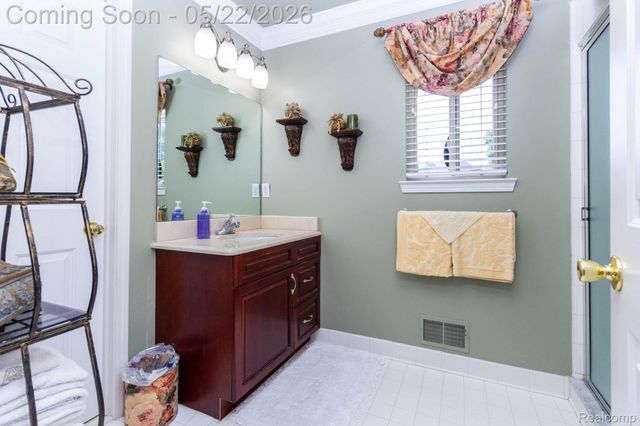 18610 Turnberry Drive, Macomb Township, MI 48044