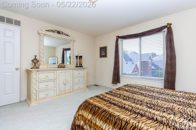 18610 Turnberry Drive, Macomb Township, MI 48044