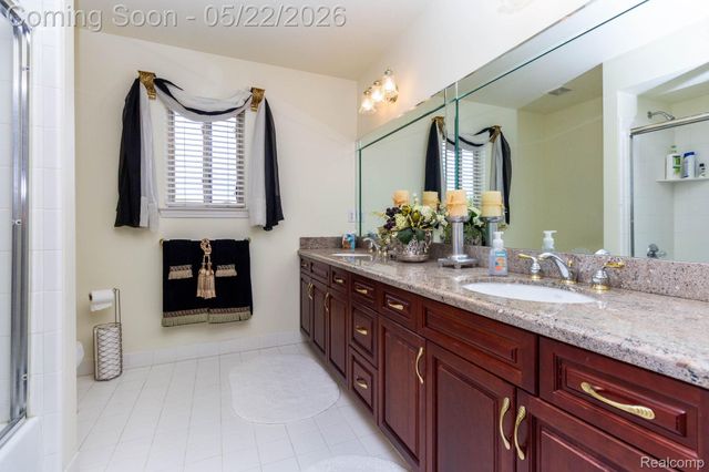 18610 Turnberry Drive, Macomb Township, MI 48044